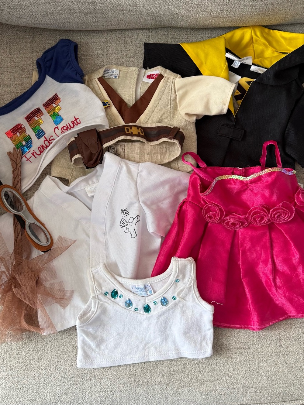 Build-A-Bear  Lot